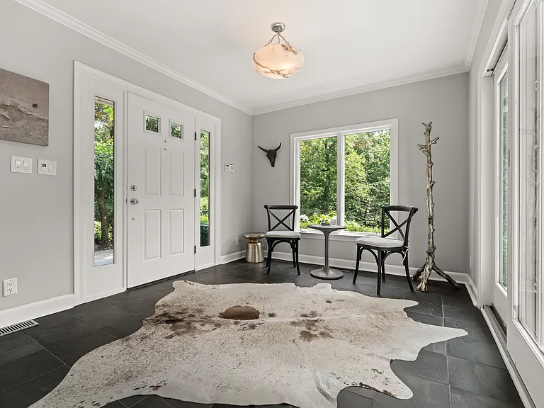 117 Tobys Ln — Photo 4