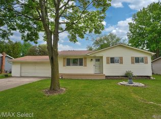 4353 Dixon Dr, Swartz Creek, MI 48473