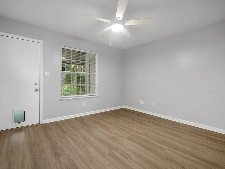 2199 Parrot Ln — Photo 18