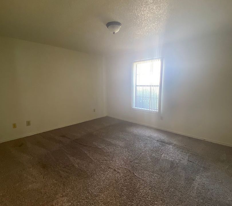 1st image of 805 SE 4th St APT 106