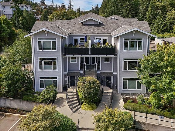 3rd image of 591 Latoria Rd #201