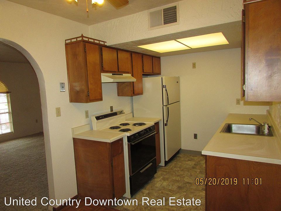 2nd image of 1800 S Santa Monica St APT 3B