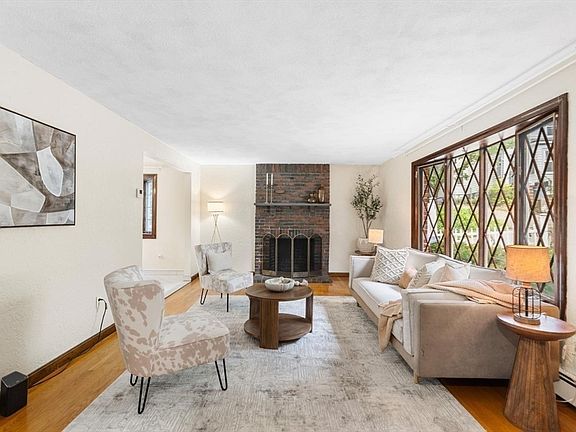 5th image of 70 Crescent Ln