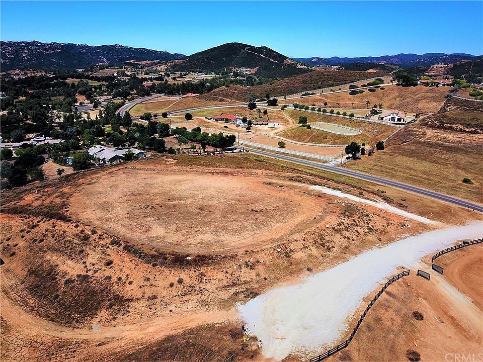 1st image of 39761 Vineyard View Dr