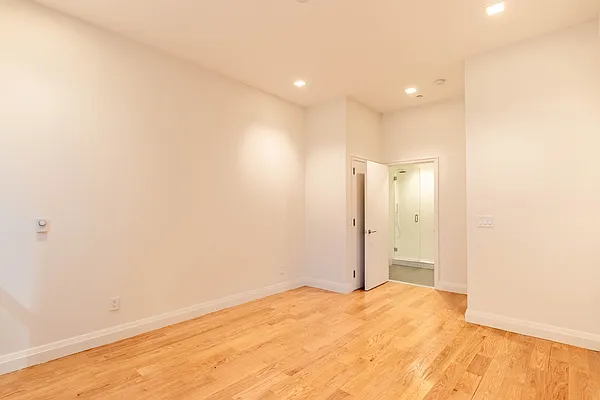 Rented by BARNES New York | media 18