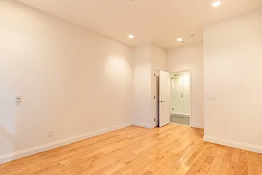 Rented by BARNES New York