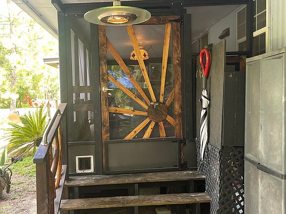 3rd image of 4270 Regina St