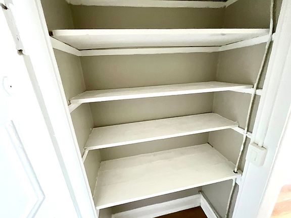 4th image of 311 S Grandview Ave APT 10