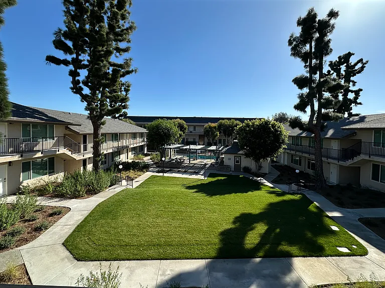 Above 7th Apartments — Photo 1