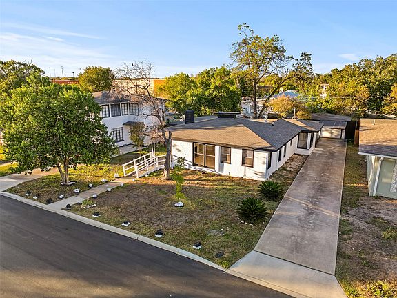 3rd image of 707 Chicago Blvd