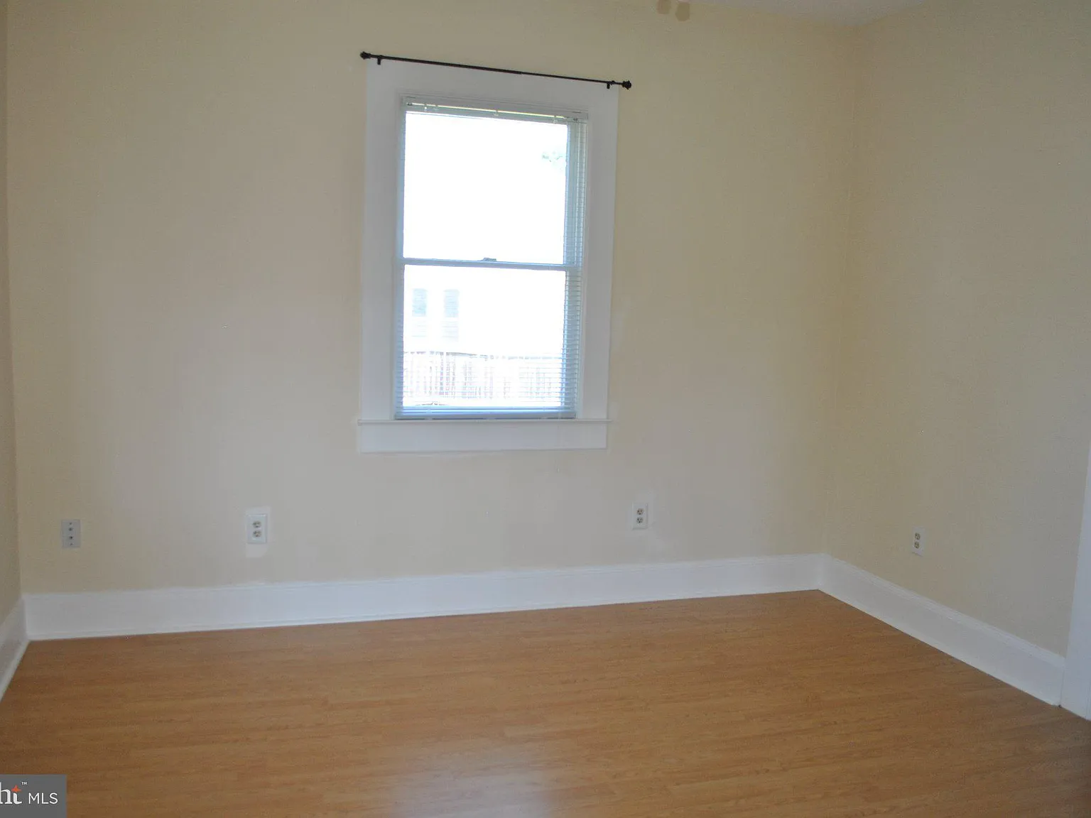 4 bed, 2.0 bath, 1822 sqft, $2,000 — Photo 4