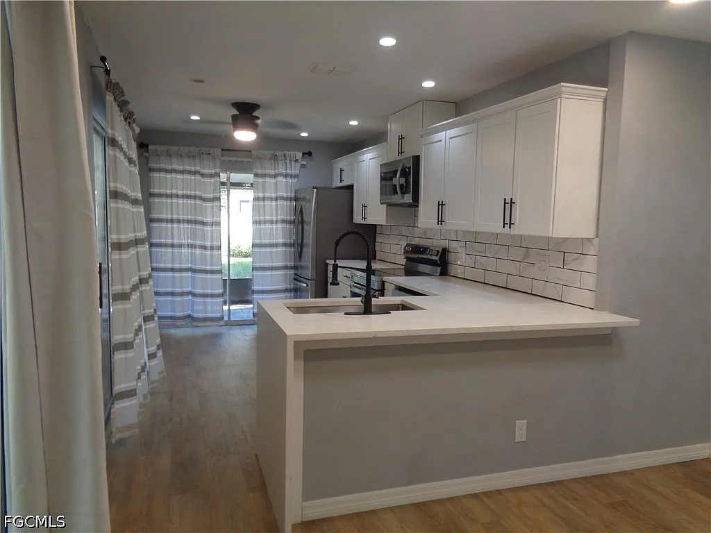 3 bed, 2.0 bath, 1378 sqft, $2,200 — Photo 4