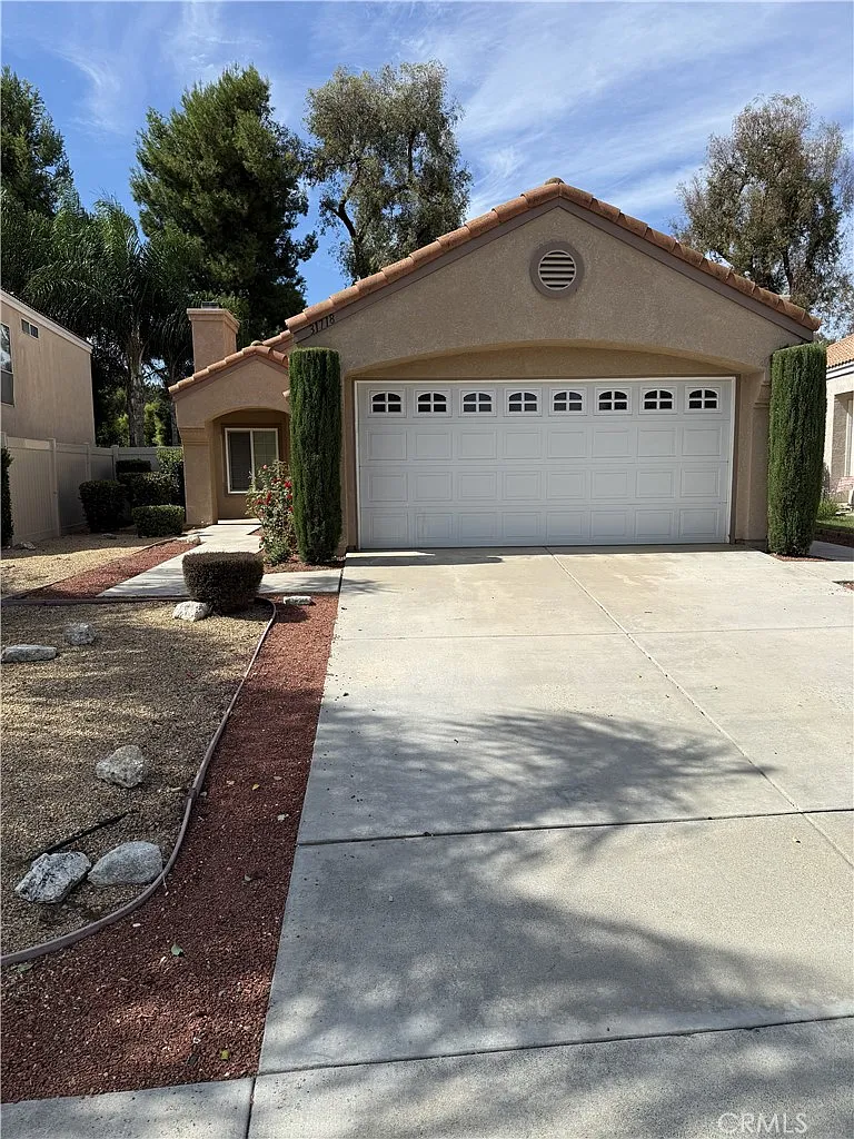 2 bed, 920 sqft, $2,995 — Photo 1