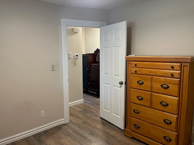 1331 W Hayes St — Photo 12