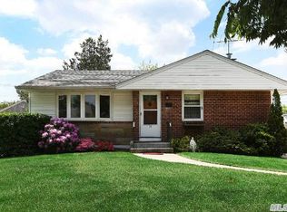 24 Elwood Ave, Hicksville, NY 11801