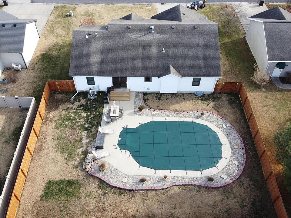 2nd image of 115 Colonial Dr