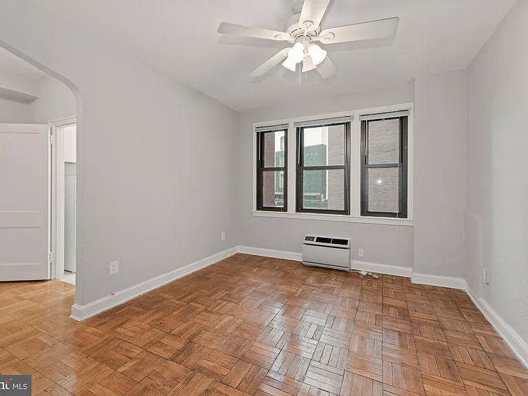 1010 25th St NW #208 — Photo 6