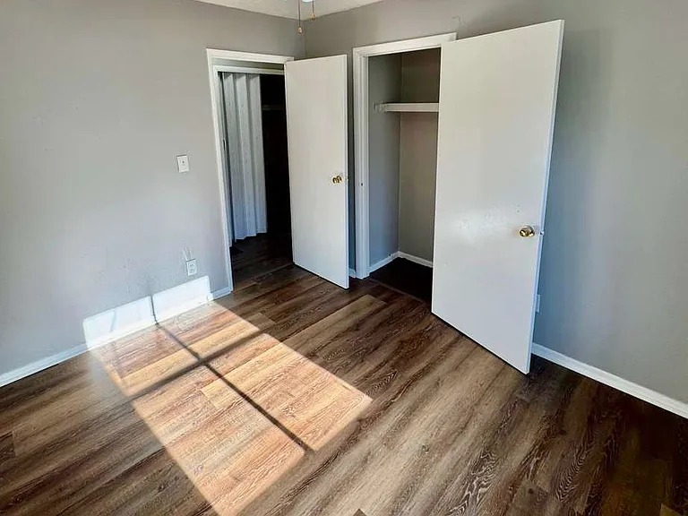 17001 Lipton Ave — Photo 3