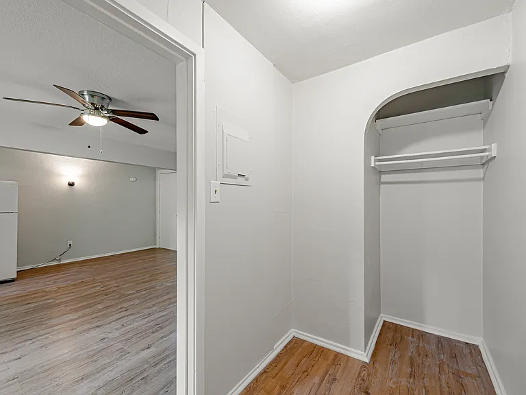 Palm Garden Apartments — Photo 20