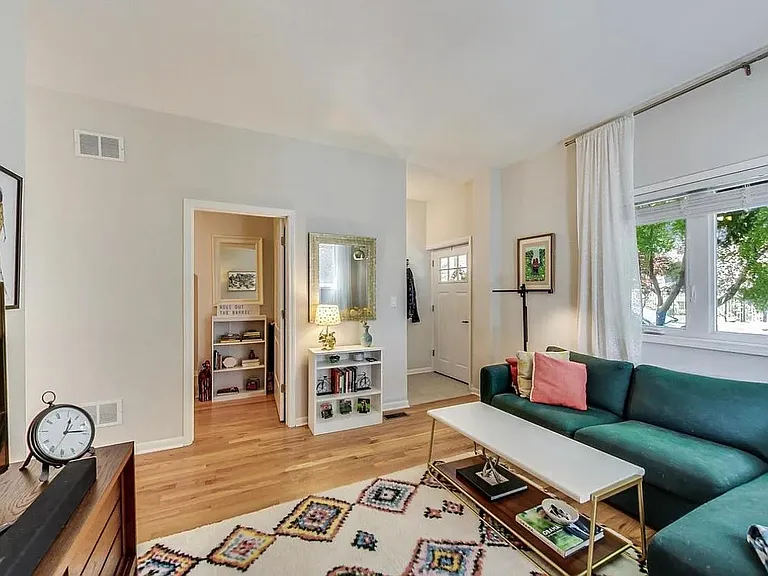 2502 N Francisco Ave #1 — Photo 3