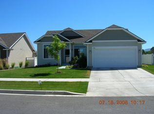 2104 N Tschirley Rd, Greenacres, WA 99016