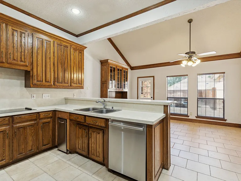 2504 Skipwith Dr — Photo 8