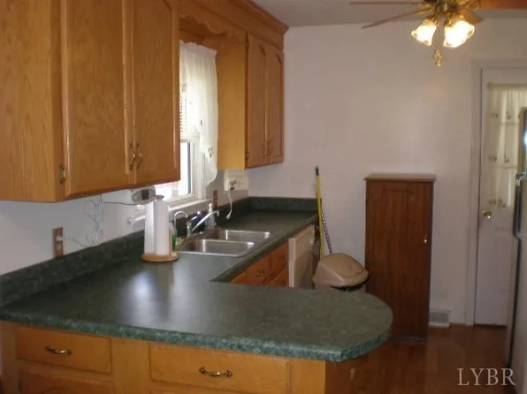 11940 Lee Jackson Hwy, Big Island, VA 24526