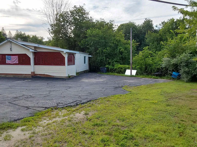 151 Buck St — Photo 2