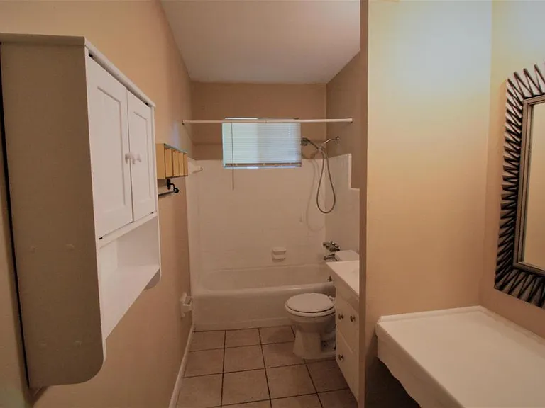 5830 Effingham Dr — Photo 5