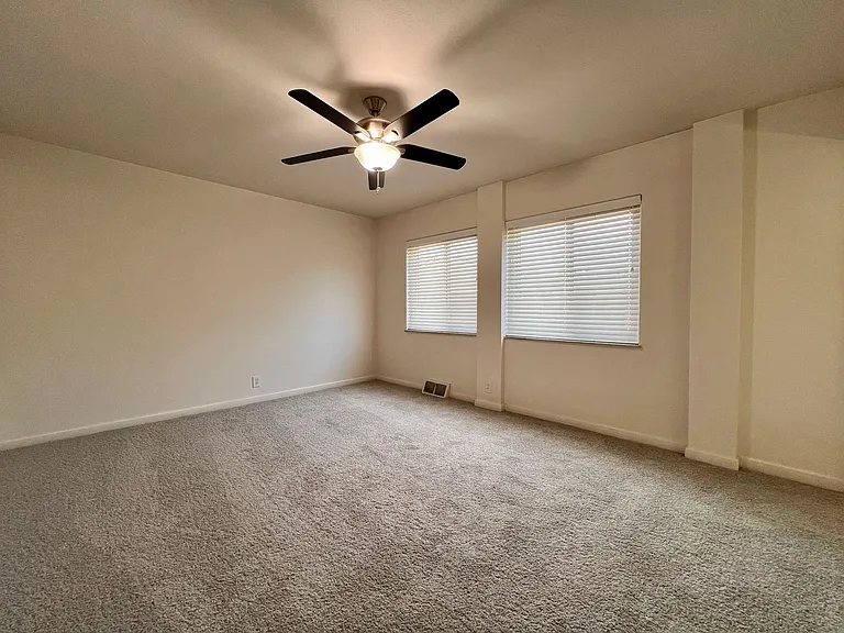 The Envoy Apartments — Photo 5