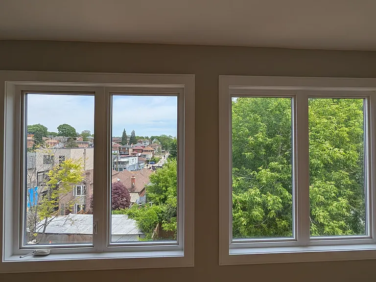 2099 Dufferin St #2 — Photo 10