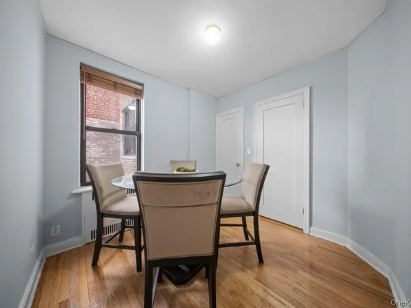 98-120 Queens Boulevard image 18 of 29