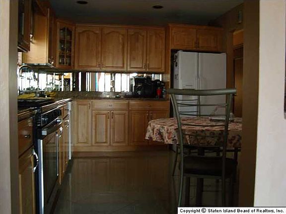 5th image of 33 Lynbrook Ave