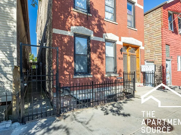 1820 S Throop St #1R — Photo 12