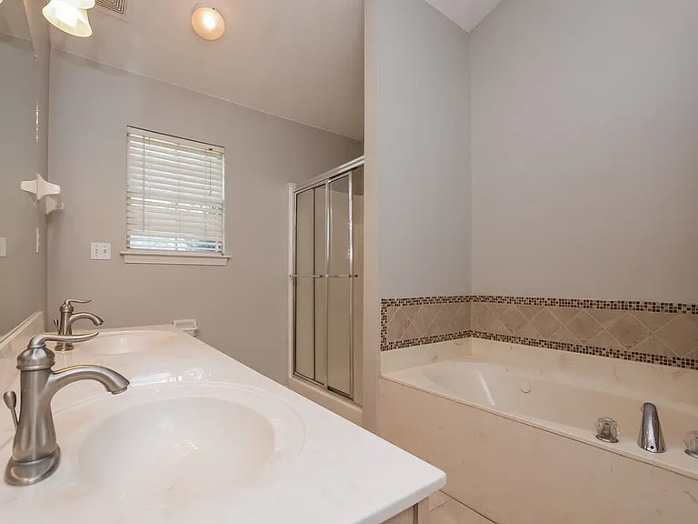 810 Lakemont Dr — Photo 8