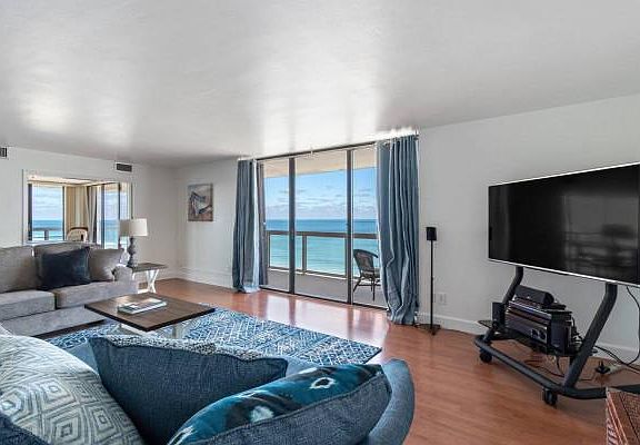 4th image of 3000 N Atlantic Ave APT 9