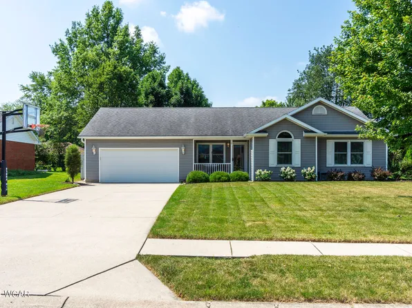 927 Primrose Dr, Wapakoneta, OH 45895