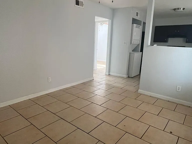 1636 W Garfield St #11 — Photo 15