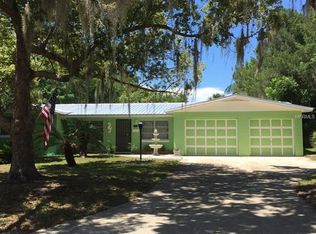 806 Madison St, Tavares, FL 32778
