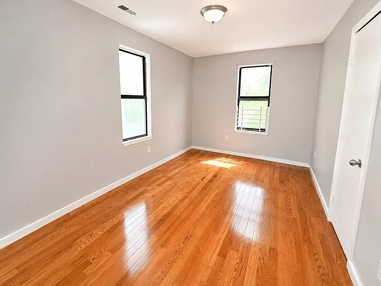 42 Greenwood St #3 — Photo 9