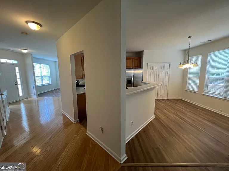 421 Holland Springs Dr — Photo 6
