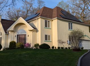 6 Baldwin Ct, Roseland, NJ 07068