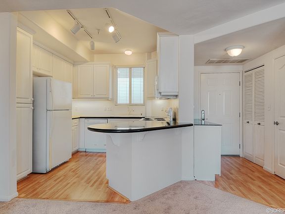 5th image of 235 Market St Unit 605