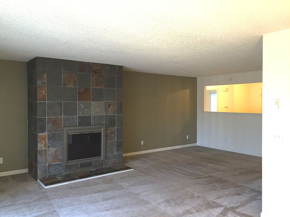 1st image of 4004 W Lake Sammamish Pkwy NE APT B7