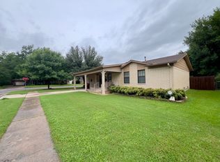 112 McMahon St, Bonham, TX 75418