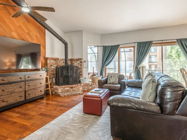 354 Joaquin Rd #4, Mammoth Lakes, CA 93546