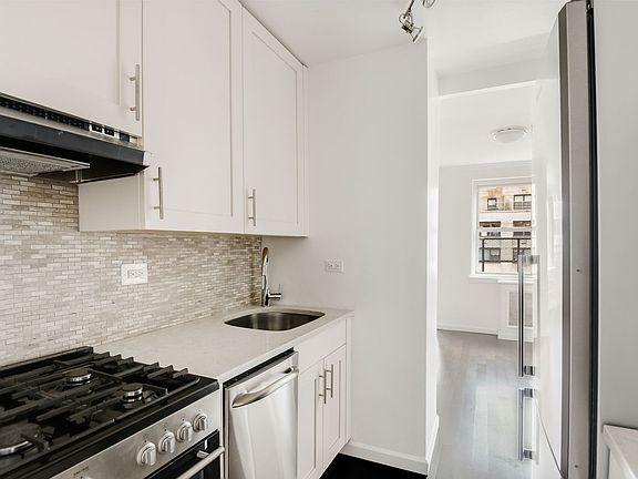 5th image of 233 E 69th St APT 16I