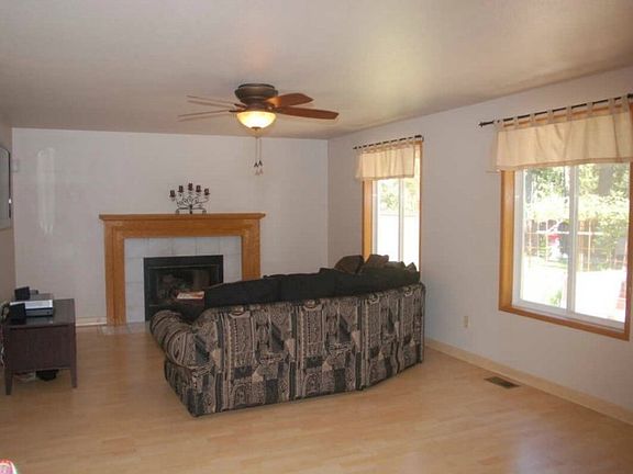 5th image of 19207 110th Avenue Ct E