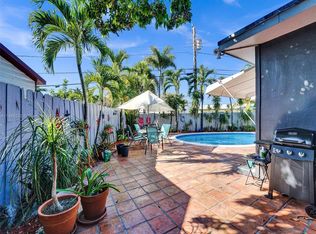 857 Fairway Dr, Plantation, FL 33317