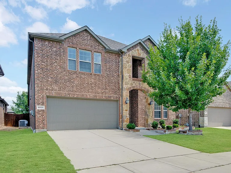 10920 Calvert Pl — Photo 2